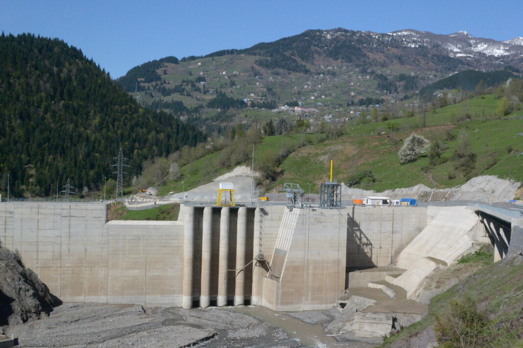 Den største demningen til Clean Energy Invests kraftverk i Georgia. Foto: Ragnar Skre Den største demningen til Clean Energy Invests kraftverk i Georgia. Foto: Ragnar Skre
