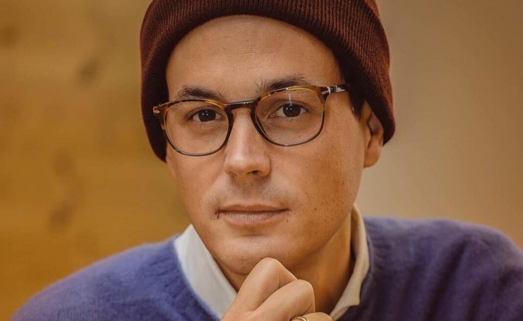 Øyvind Brenne tar over Ola Stenbergs gamle jobb. Her avfotografert da VG-kolleger etterlignet Stenbergs profilbilde på Facebook. Foto: Privat Øyvind Brenne tar over Ola Stenbergs gamle jobb. Her avfotografert da VG-kolleger etterlignet Stenbergs profilbilde på Facebook. Foto: Privat
