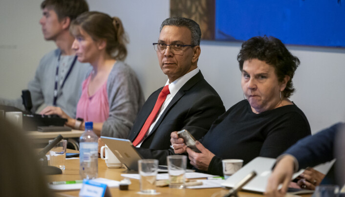 Medlemmene i Kringkastingsrådet Akhtar Chaudry og Tove Karoline Knutsen under behandlingen av Folkeopplysningens valgmanipulering i Kringkastingsrådet. Foto: Heiko Junge / NTB scanpix Medlemmene i Kringkastingsrådet Akhtar Chaudry og Tove Karoline Knutsen under behandlingen av Folkeopplysningens valgmanipulering i Kringkastingsrådet. Foto: Heiko Junge / NTB scanpix