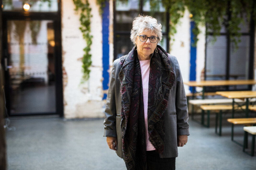 Frilansjournalist i Paris Vibeke Knoop Rachline fikk et sterkt formidlingsbehov etter terrorangrepene i Paris i november 2015. Nå gir hun ut bok for det norske markedet. Foto: Kristine Lindebø Frilansjournalist i Paris Vibeke Knoop Rachline fikk et sterkt formidlingsbehov etter terrorangrepene i Paris i november 2015. Nå gir hun ut bok for det norske markedet. Foto: Kristine Lindebø