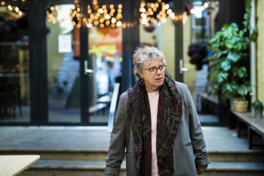 Vibeke Knoop Rachline mener mediene kan ha en rolle i å forebygge radikalisering. Hun har skrevet bok for å gjøre nordmenn mer bevisste. Foto: Kristine Lindebø Vibeke Knoop Rachline mener mediene kan ha en rolle i å forebygge radikalisering. Hun har skrevet bok for å gjøre nordmenn mer bevisste. Foto: Kristine Lindebø