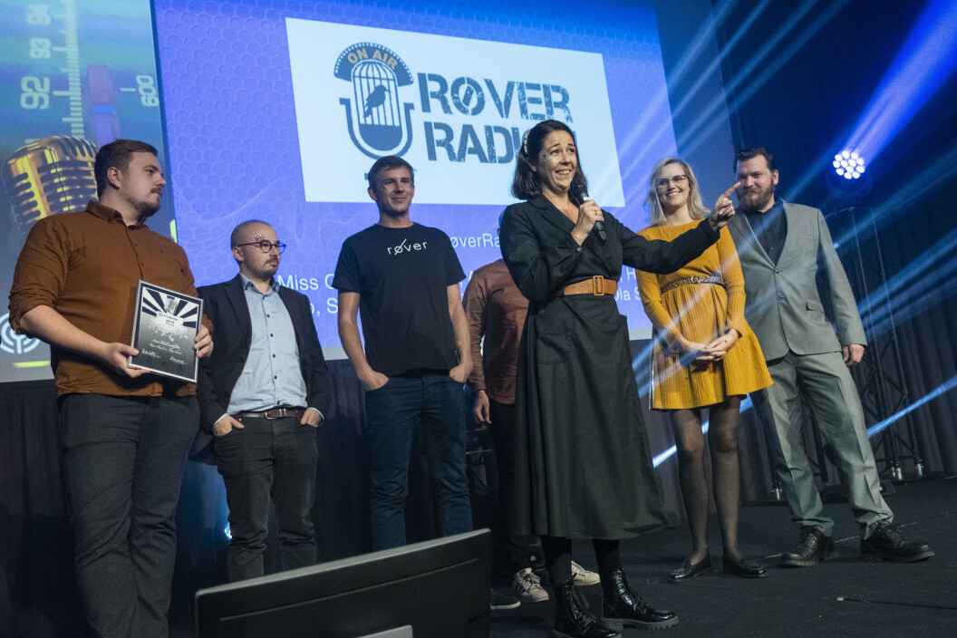 RøverRadioen med Mina Hadjian i spissen, fikk pris for Årets lokale sendeflate. RøverRadioen med Mina Hadjian i spissen, fikk pris for Årets lokale sendeflate.