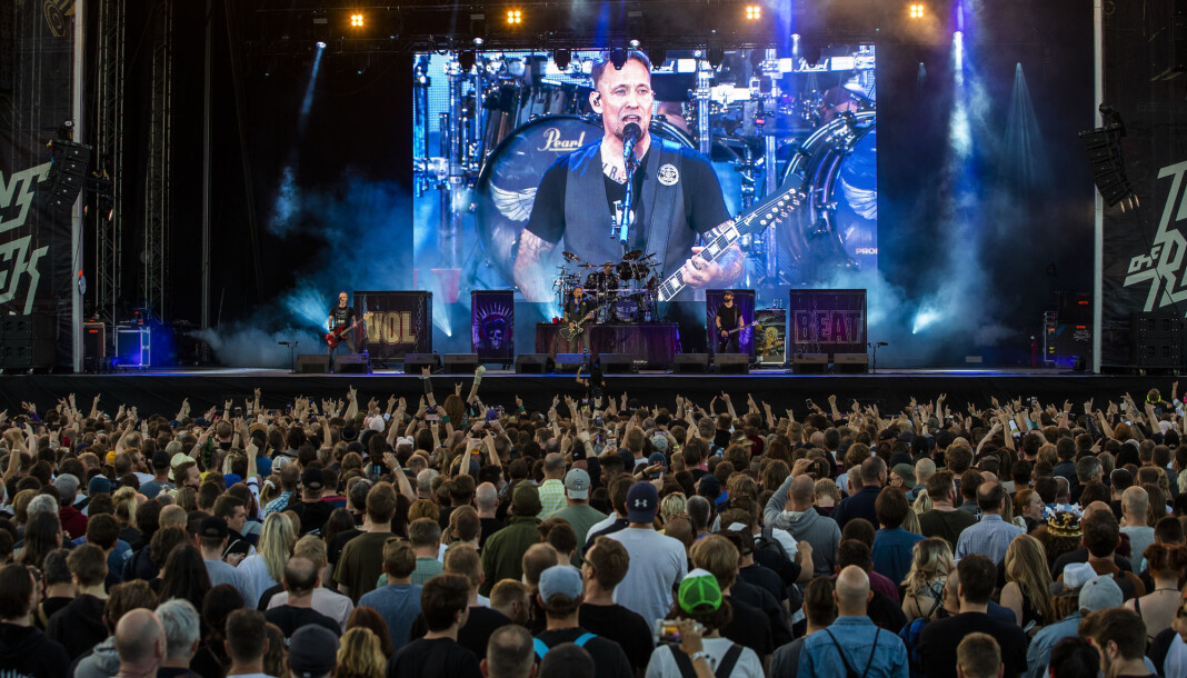 Det danske heavy metal-bandet Volbeat spilte i juni på Tons of Rock-festivalen i Oslo. Danske medier boikotter bandet. Foto: Berit Roald / NTB scanpix Det danske heavy metal-bandet Volbeat spilte i juni på Tons of Rock-festivalen i Oslo. Danske medier boikotter bandet. Foto: Berit Roald / NTB scanpix