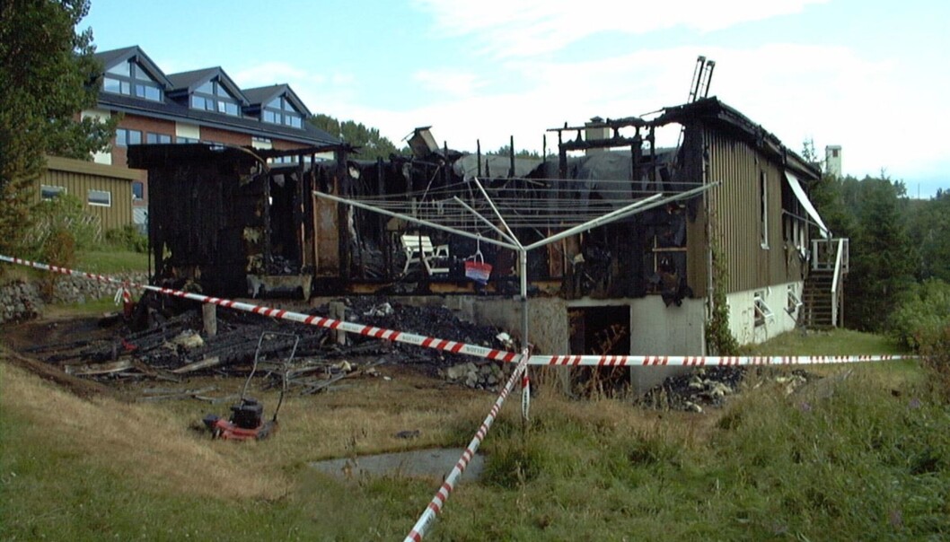 59 år gamle Marie-Louise Bendiktsen ble funnet drept med 13 knivstikk i ruinene av sin nedbrente bolig på Sjøvegan. Arkivfoto: Jan-Morten Bjørnbakk / NTB scanpix 59 år gamle Marie-Louise Bendiktsen ble funnet drept med 13 knivstikk i ruinene av sin nedbrente bolig på Sjøvegan. Arkivfoto: Jan-Morten Bjørnbakk / NTB scanpix
