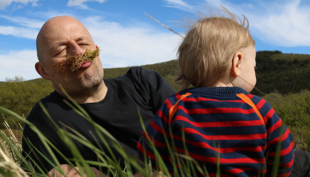 – Jeg tror det viktigste er at jeg er genuint nysgjerrig, både på smått og stort. , sier Leif Steiholt, journalist i Helgelands Blad. Foto: Privat – Jeg tror det viktigste er at jeg er genuint nysgjerrig, både på smått og stort. , sier Leif Steiholt, journalist i Helgelands Blad. Foto: Privat