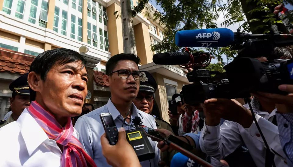 Journalist Yeang Sothearin og fotograf Uon Chhin fikk ikke dommen torsdag heller. Foto: Reuters / NTB scanpix