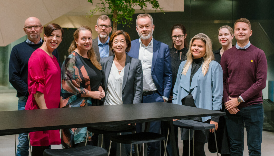 Her er hele den nye ledergruppen i Dagens Næringsliv. Fra venstre: Bjarne D. Erichsen, Ingeborg Volan, Julie Lundgren, Kjetil B. Alstadheim, Hege Kosberg, Amund Djuve, Janne Johannessen, Tinna Gudmundsdottir, Live F. Thorsen og Fredrik Loennecken. Foto: Sebastian Bjerkvik, Dagens Næringsliv Her er hele den nye ledergruppen i Dagens Næringsliv. Fra venstre: Bjarne D. Erichsen, Ingeborg Volan, Julie Lundgren, Kjetil B. Alstadheim, Hege Kosberg, Amund Djuve, Janne Johannessen, Tinna Gudmundsdottir, Live F. Thorsen og Fredrik Loennecken. Foto: Sebastian Bjerkvik, Dagens Næringsliv