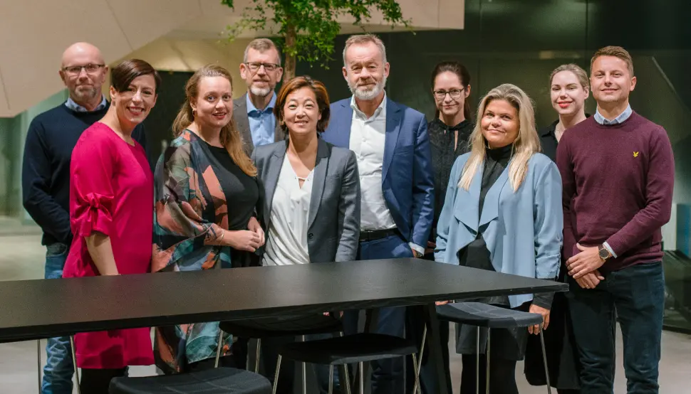 Her er hele den nye ledergruppen i Dagens Næringsliv. Fra venstre: Bjarne D. Erichsen, Ingeborg Volan, Julie Lundgren, Kjetil B. Alstadheim, Hege Kosberg, Amund Djuve, Janne Johannessen, Tinna Gudmundsdottir, Live F. Thorsen og Fredrik Loennecken. Foto: Sebastian Bjerkvik, Dagens Næringsliv Her er hele den nye ledergruppen i Dagens Næringsliv. Fra venstre: Bjarne D. Erichsen, Ingeborg Volan, Julie Lundgren, Kjetil B. Alstadheim, Hege Kosberg, Amund Djuve, Janne Johannessen, Tinna Gudmundsdottir, Live F. Thorsen og Fredrik Loennecken. Foto: Sebastian Bjerkvik, Dagens Næringsliv