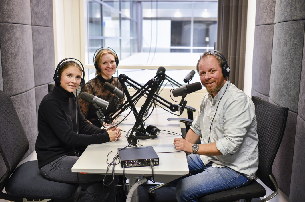 Emilie Hald Torp, Kristine Hellesland og
Tor-Erling Thømt Ruud skal gå på lufta fra mandag til fredag med podkasten «Verdens gang». Foto: Gøran Bohlin, VG Emilie Hald Torp, Kristine Hellesland og
Tor-Erling Thømt Ruud skal gå på lufta fra mandag til fredag med podkasten «Verdens gang». Foto: Gøran Bohlin, VG