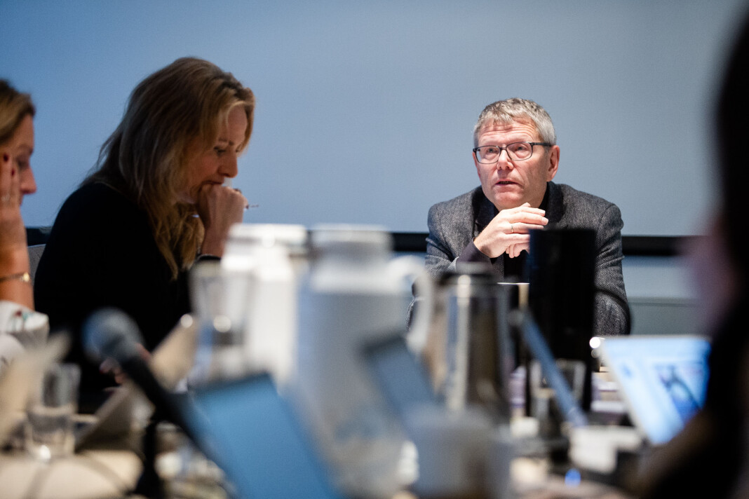 PFU behandlet klager mot sju aviser, for fire ulike annonser fra MIFF, som de publiserte i fjor høst. Stein Bjøntegård ledet diskusjonen. Foto: Eskil Wie Furunes PFU behandlet klager mot sju aviser, for fire ulike annonser fra MIFF, som de publiserte i fjor høst. Stein Bjøntegård ledet diskusjonen. Foto: Eskil Wie Furunes