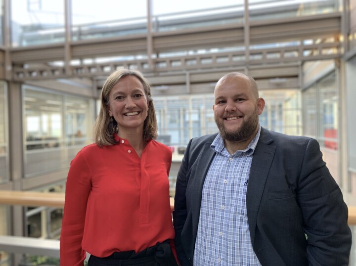 Siv Juvik Tveitnes og Gard L. Michalsen avslørte i dag de nye planene for E24. Foto: Schibsted Siv Juvik Tveitnes og Gard L. Michalsen avslørte i dag de nye planene for E24. Foto: Schibsted