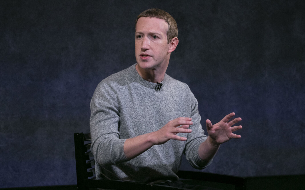 Facebooks toppsjef Mark Zuckerberg møter intern motstand for sin holdning til politisk reklame, som kan legges ut selv om den inneholder falske påstander. Foto: Mark Lennihan / AP / NTB scanpix Facebooks toppsjef Mark Zuckerberg møter intern motstand for sin holdning til politisk reklame, som kan legges ut selv om den inneholder falske påstander. Foto: Mark Lennihan / AP / NTB scanpix