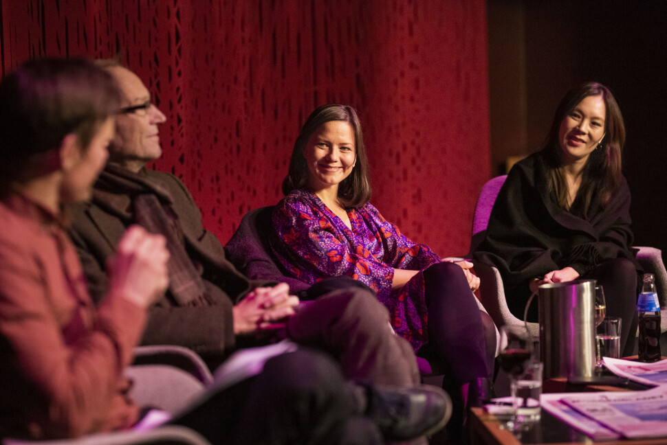 Thomas Hylland Eriksen, Ida Aalen og Morgenbladet-redaktør Sun Heidi Sæbø diskuterte Morgenbladets digitale framtid fredag kveld, ledet av tidligere Morgenbladet-journalist Askild Matre Aasarød. Alle foto: Kristine Lindebø Thomas Hylland Eriksen, Ida Aalen og Morgenbladet-redaktør Sun Heidi Sæbø diskuterte Morgenbladets digitale framtid fredag kveld, ledet av tidligere Morgenbladet-journalist Askild Matre Aasarød. Alle foto: Kristine Lindebø