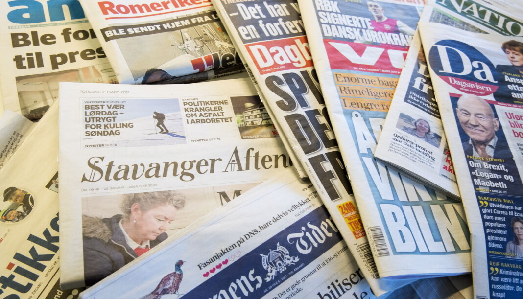 Brukerinntektene øker, reklameinntektene faller og lønnsomheten for norske aviser, radio og TV faller, viser ny rapport. Brukerinntektene øker, reklameinntektene faller og lønnsomheten for norske aviser, radio og TV faller, viser ny rapport.