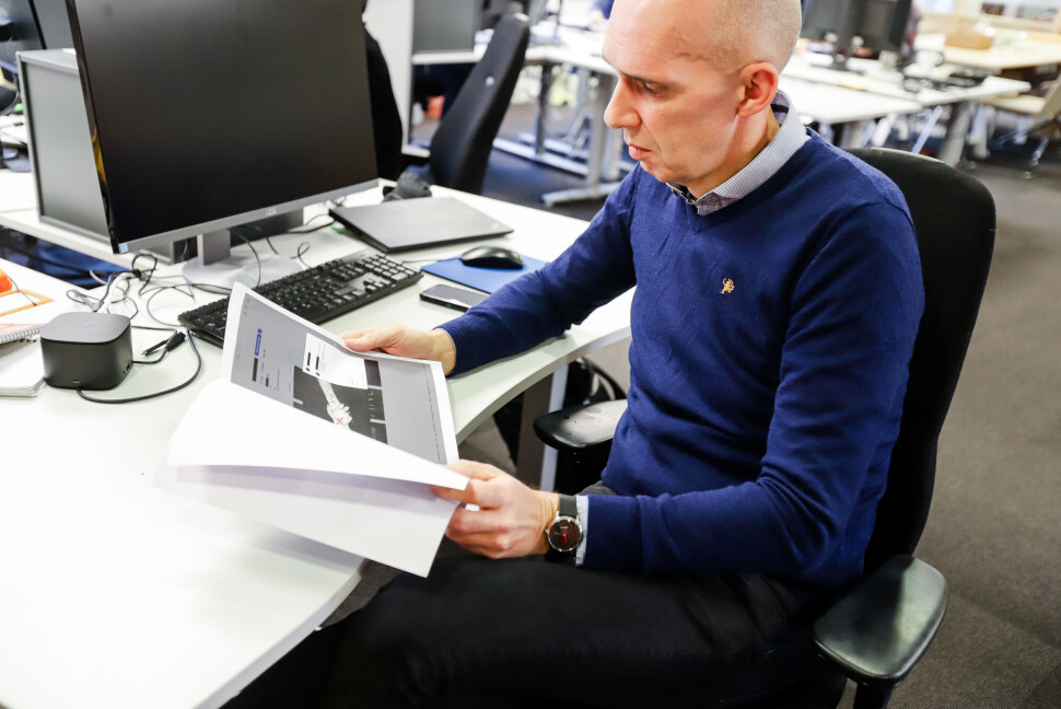 Redaktør Frank Gander ser over noen av innleggene NRK selv la ut på Instagram i arbeidet med «Trigger Warning». Redaktør Frank Gander ser over noen av innleggene NRK selv la ut på Instagram i arbeidet med «Trigger Warning».