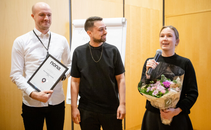 Erlend Ofte Arntsen, Kristoffer Kumar og Natalie Remøe Hansen mottar pris. Erlend Ofte Arntsen, Kristoffer Kumar og Natalie Remøe Hansen mottar pris.