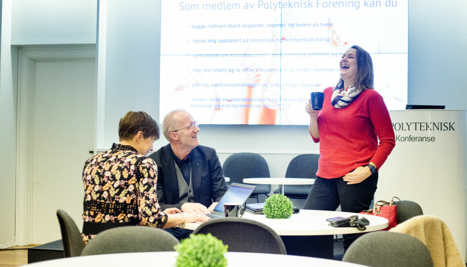 Hege Iren Frantzen ler godt sammen med Arne Jensen og Ina Lindahl Nyrud i forkant av presentasjonen.