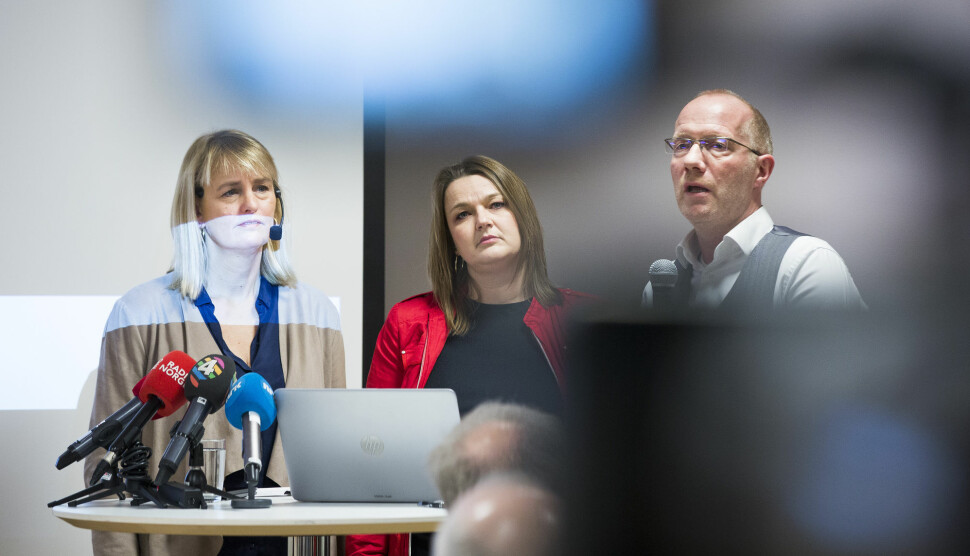 Randi Øgrey (MBL), Hege Iren Frantzen (NJ) og Arne Jensen (NR) presenterte undersøkelsen om seksuell trakassering i mediebransjen i 2017.