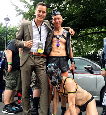 Dagen etter brexit-avstemminga i 2016 laga Iden brexit-sak på deltakarane i Pride London-paraden. Foto: Lars Christian Økland / TV 2 Dagen etter brexit-avstemminga i 2016 laga Iden brexit-sak på deltakarane i Pride London-paraden. Foto: Lars Christian Økland / TV 2