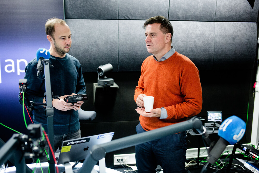 Forklart-programleder Andreas Bakke Foss og sjefredaktør Espen Egil Hansen i samtale om egen podkast idet Journalisten stikker innom. Forklart-programleder Andreas Bakke Foss og sjefredaktør Espen Egil Hansen i samtale om egen podkast idet Journalisten stikker innom.