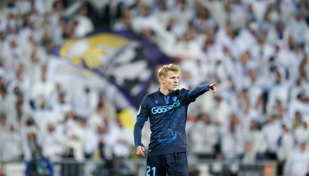 Martin Ødegaard i aksjon for Real Sociedad under kampen mot Real Madrid på Santiago Bernabéu i Madrid i november. Martin Ødegaard i aksjon for Real Sociedad under kampen mot Real Madrid på Santiago Bernabéu i Madrid i november.