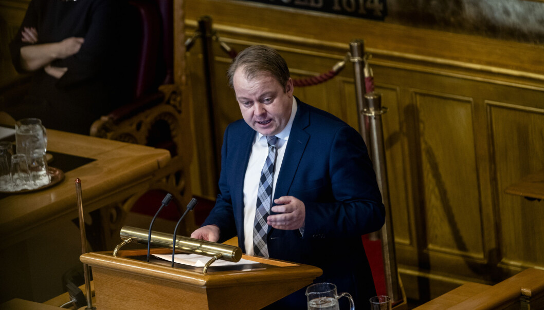 Erlend Wiborg leder stortingets arbeids- og sosialkomité for Frp. Erlend Wiborg leder stortingets arbeids- og sosialkomité for Frp.
