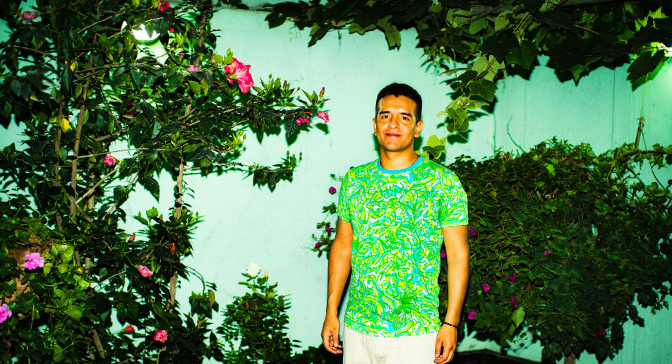 Javier Auris begynner i fast jobb som stillfotograf i NRK