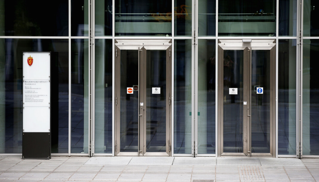 – Et lovbrudd er lovbrudd uansett om man er klar over at en begår et lovbrudd eller ikke, skriver journalist Torgny Hasås. – Et lovbrudd er lovbrudd uansett om man er klar over at en begår et lovbrudd eller ikke, skriver journalist Torgny Hasås.