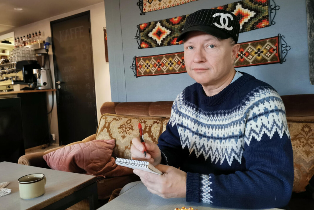 Redaktør Kurt Erik Kleppe-Holm i Avisa Lofoten blir journalist hos konkurrenten. Redaktør Kurt Erik Kleppe-Holm i Avisa Lofoten blir journalist hos konkurrenten.