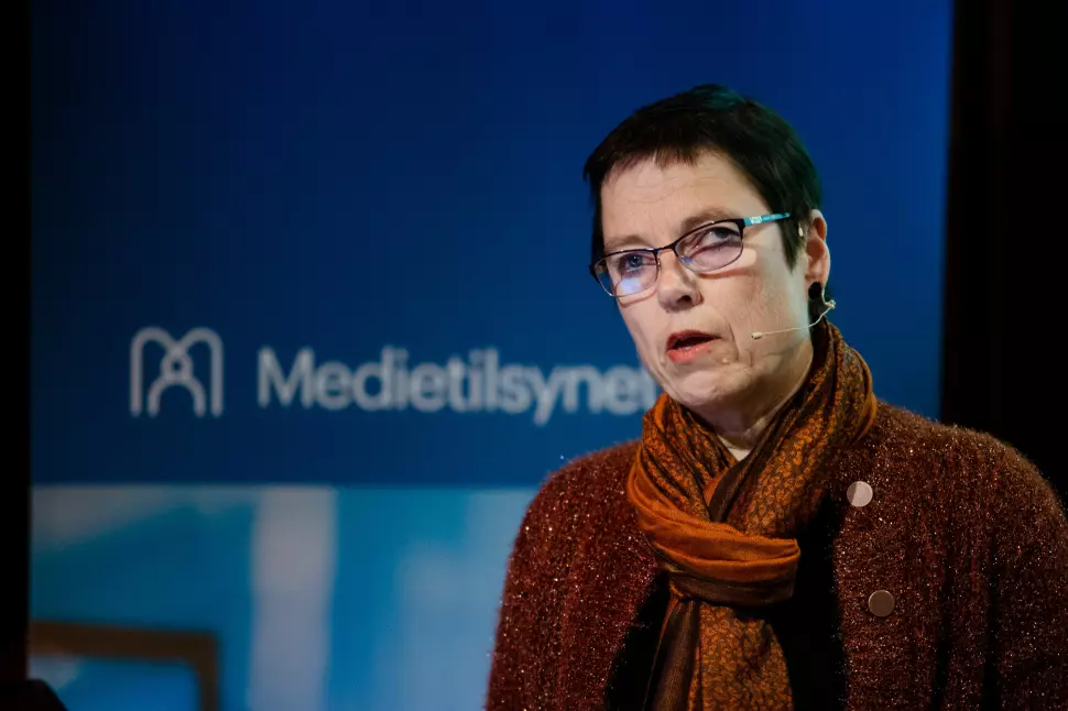 Mari Velsand, direktør i Medietilsynet, lover rask behandling av koronastøttesøknadene.