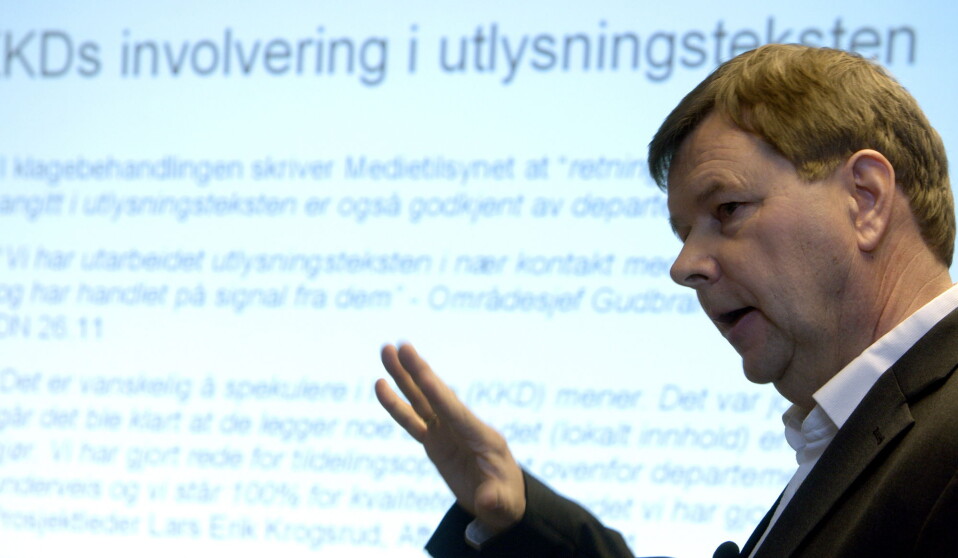 Svein Larsen ønsker strengere regulering av NRK for å få et større mediemangfold. Svein Larsen ønsker strengere regulering av NRK for å få et større mediemangfold.
