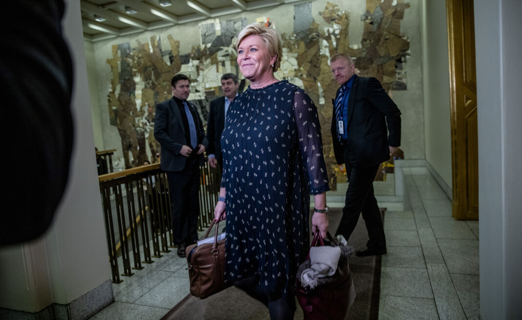 Finansminister Siv Jensen (Frp) tror ikke at OECDs løsning vil føre til at det «vil velte milliarder av skatteinntekter innover Norge eller andre land». Finansminister Siv Jensen (Frp) tror ikke at OECDs løsning vil føre til at det «vil velte milliarder av skatteinntekter innover Norge eller andre land».