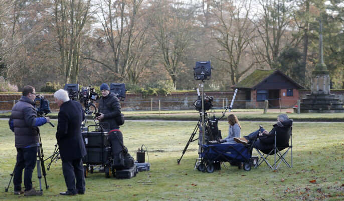 Britisk presse har tatt oppstilling utenfor Sandringham House i Norfolk, om lag 20 mil fra London. Britisk presse har tatt oppstilling utenfor Sandringham House i Norfolk, om lag 20 mil fra London.