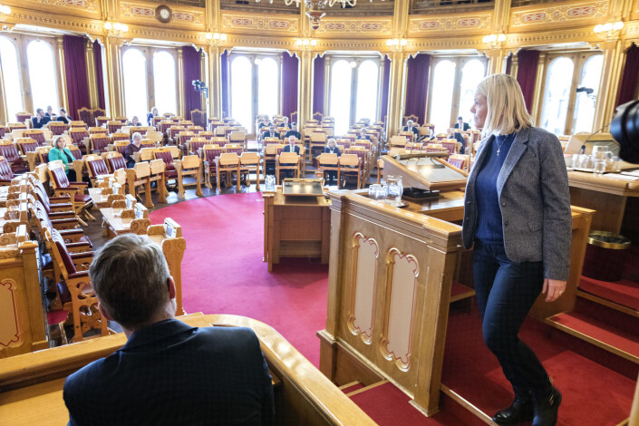 Sylvi Listhaugs Facebook-sak er etterkrigstidens største skandale målt etter konsekvensene og oppmerksomheten den fikk, ifølge forfatteren av en ny bok om politiske skandaler. Sylvi Listhaugs Facebook-sak er etterkrigstidens største skandale målt etter konsekvensene og oppmerksomheten den fikk, ifølge forfatteren av en ny bok om politiske skandaler.