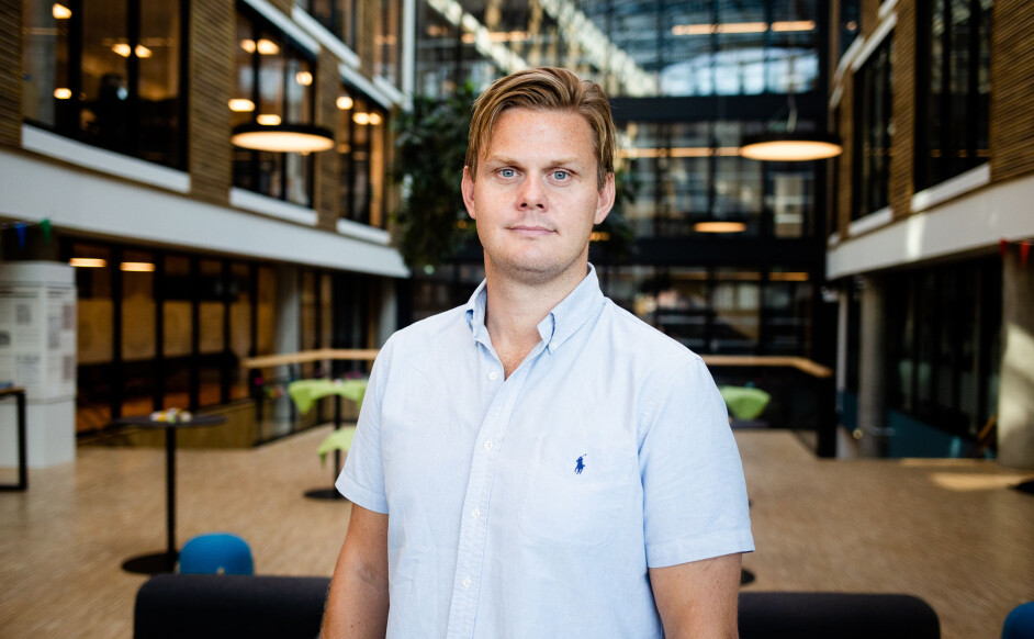 Adresseavisen mister sin profilerte gravejournalist Jonas Alsaker Vikan til E24. Adresseavisen mister sin profilerte gravejournalist Jonas Alsaker Vikan til E24.