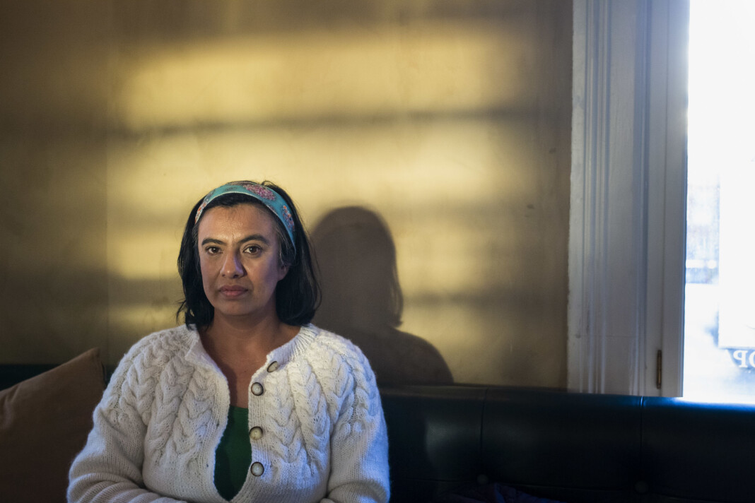 Frilansfotograf og dokumentarfilmskaper Maru Sanchez Lopez har brukt opp alle sparepengene sine, fordi hun venter på sykepenger fra Nav. Frilansfotograf og dokumentarfilmskaper Maru Sanchez Lopez har brukt opp alle sparepengene sine, fordi hun venter på sykepenger fra Nav.