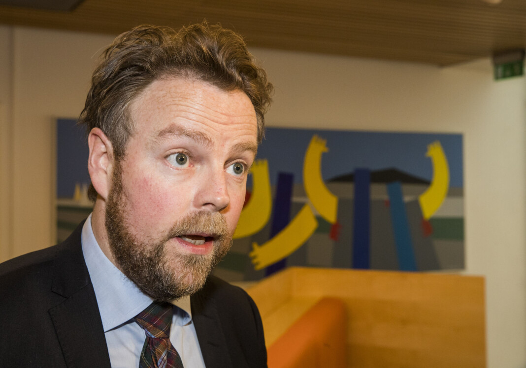 Torbjørn Røe Isaksen, fersk arbeids- og sosialminister, er positiv til funn i undersøkelse av seksuelltrakassering blant NJ-medlemmer. Torbjørn Røe Isaksen, fersk arbeids- og sosialminister, er positiv til funn i undersøkelse av seksuelltrakassering blant NJ-medlemmer.