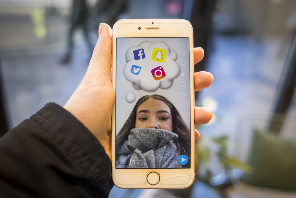 95 prosent i alderen 9-18 år svarer at de bruker Youtube, mens rundt halvparten bruker Facebook. 95 prosent i alderen 9-18 år svarer at de bruker Youtube, mens rundt halvparten bruker Facebook.