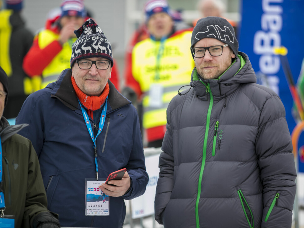 NTB-journalistene Egil Sæther (t.v) og Stian Grythaugen hadde nok å gjøre under NM på ski.
