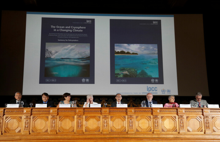 Bildet er fra et møte i Intergovernmental Panel on Climate Change (IPCC) i Monaco høsten 2019.