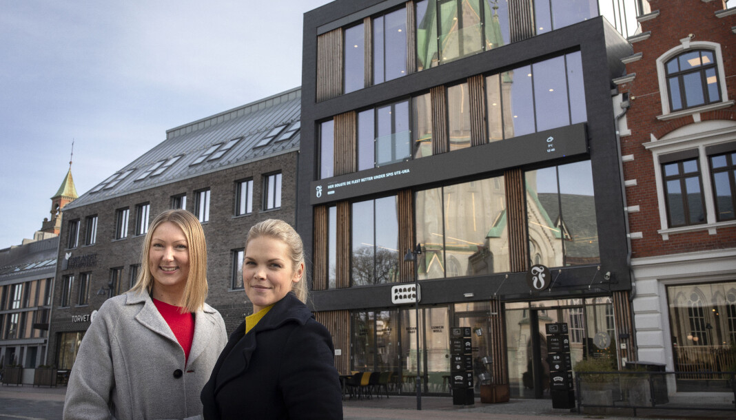 Mailinn Blandkjenn Mersland (t.v) og Siri Andresen får nye roller i Fædrelandsvennen. Foto: Kjartan Bjelland Mailinn Blandkjenn Mersland (t.v) og Siri Andresen får nye roller i Fædrelandsvennen. Foto: Kjartan Bjelland