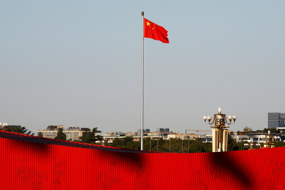 Kina utdanner 1.000 afrikanske journalister årlig. Her svaier det kinesiske flagget på Tiananmen Square i Beijing. Foto: Florence Lo / REUTERS / NTB Scanpix Kina utdanner 1.000 afrikanske journalister årlig. Her svaier det kinesiske flagget på Tiananmen Square i Beijing. Foto: Florence Lo / REUTERS / NTB Scanpix