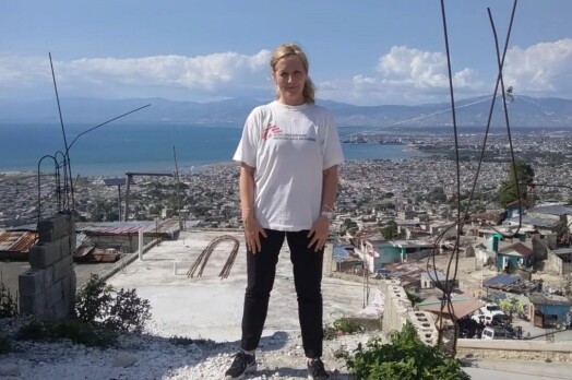 Her er hun i Haiti, på jobb for Leger Uten Grenser. Her er hun i Haiti, på jobb for Leger Uten Grenser.
