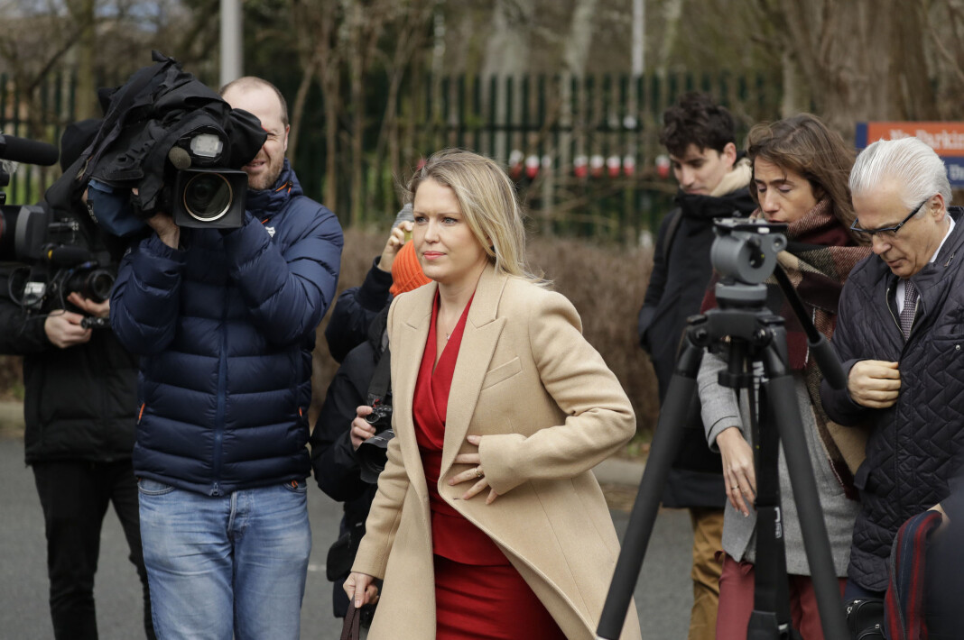En av Julian Assanges advokater, Jennifer Robinson, da hun mandag ankom retten i nærheten av Belmarsh-fengselet der Assange er innsatt. En av Julian Assanges advokater, Jennifer Robinson, da hun mandag ankom retten i nærheten av Belmarsh-fengselet der Assange er innsatt.