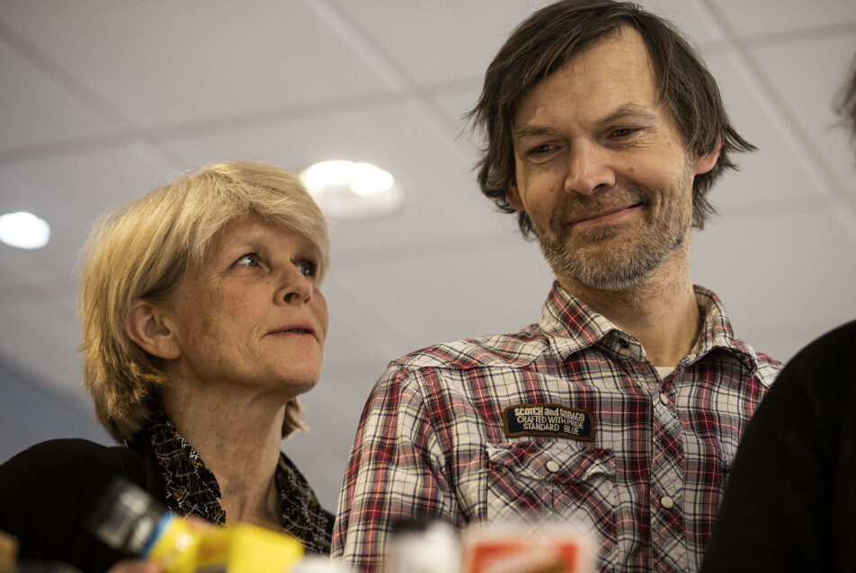 Sportsjournalist John Rasmussen er vant til å jobbe med løpende nyheter. – Å sitte med så mye materiale uten å publisere et eneste ord, var ekstremt stressende, sier han. Sportsjournalist John Rasmussen er vant til å jobbe med løpende nyheter. – Å sitte med så mye materiale uten å publisere et eneste ord, var ekstremt stressende, sier han.