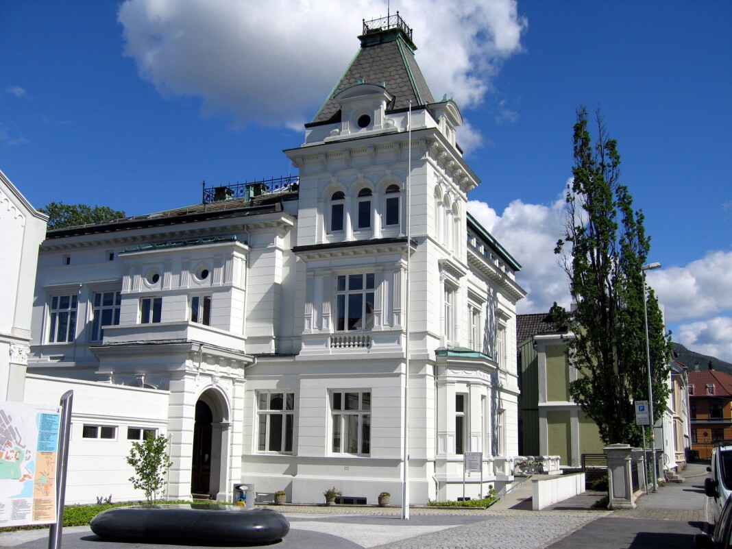 Universitetsledelsen ved UiB holder til i Muséplass 1. Universitetsledelsen ved UiB holder til i Muséplass 1.