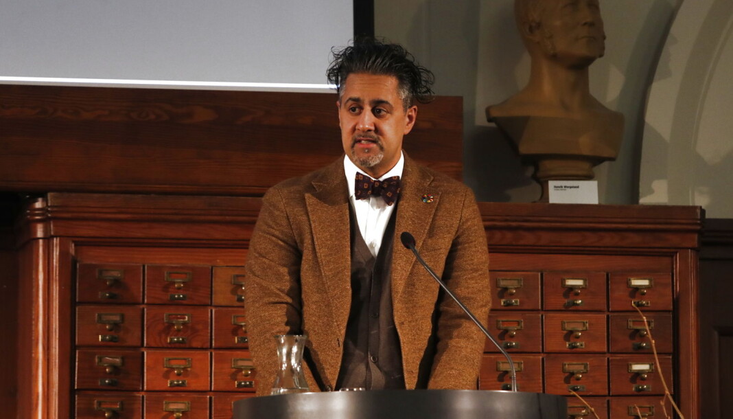Regjeringen og kultur- og likestillingsminister Abid Raja (V) vil forby utenlandsk spillreklame på tv. Regjeringen og kultur- og likestillingsminister Abid Raja (V) vil forby utenlandsk spillreklame på tv.