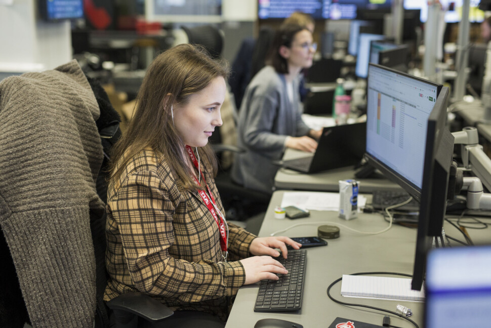 Journalist Yasmin Sfrintzeris jobber med å kontinuerlig oppdatere VGs tall på antall smittede av koronaviruset i Norge. Journalist Yasmin Sfrintzeris jobber med å kontinuerlig oppdatere VGs tall på antall smittede av koronaviruset i Norge.