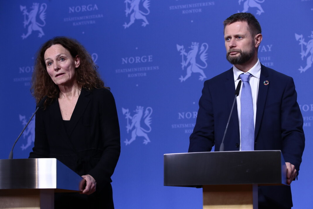 Helseminister Bent Høie og direktør i Folkehelseinstituttet Camilla Stoltenberg under torsdagens korona-pressekoneranse. Helseminister Bent Høie og direktør i Folkehelseinstituttet Camilla Stoltenberg under torsdagens korona-pressekoneranse.