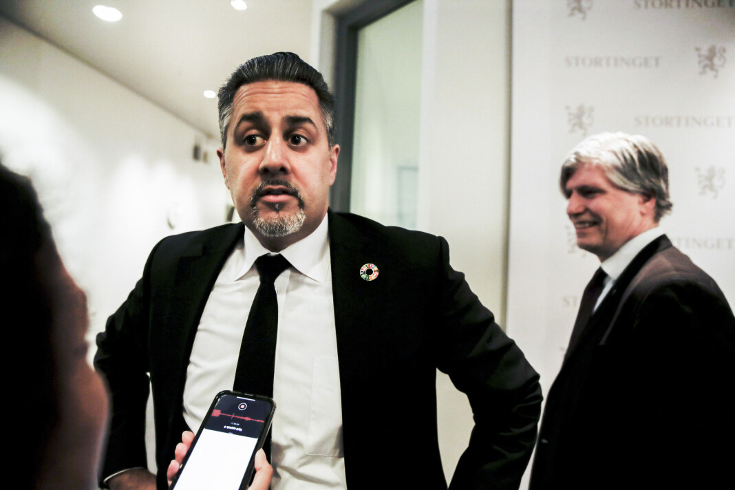 – Nå må kulturminister Abid Raja komme med direkte økonomiske støttetiltak til norske mediehus, skriver Arve Løberg. – Nå må kulturminister Abid Raja komme med direkte økonomiske støttetiltak til norske mediehus, skriver Arve Løberg.